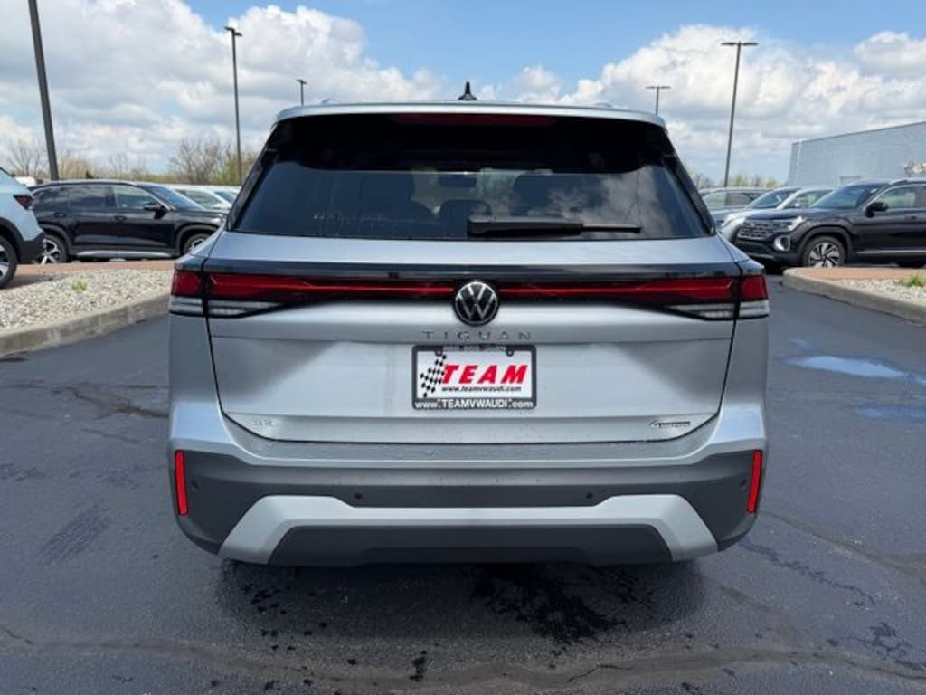 New 2026 Volkswagen Tiguan 2.0T SE SUV