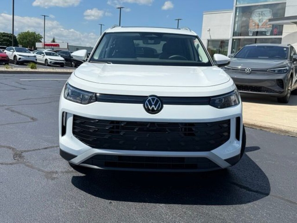 New 2026 Volkswagen Tiguan 2.0T SE SUV
