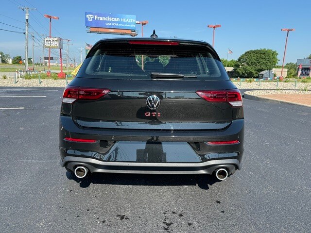 2025 Volkswagen Golf GTI SE photo 3