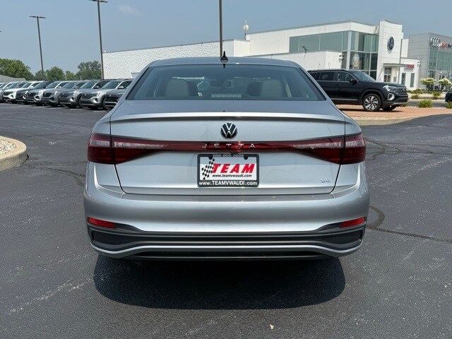 2025 Volkswagen Jetta 1.5T SE photo 4