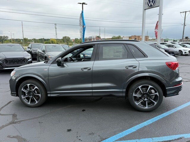 2025 Audi Q3 S line Premium Plus photo 3