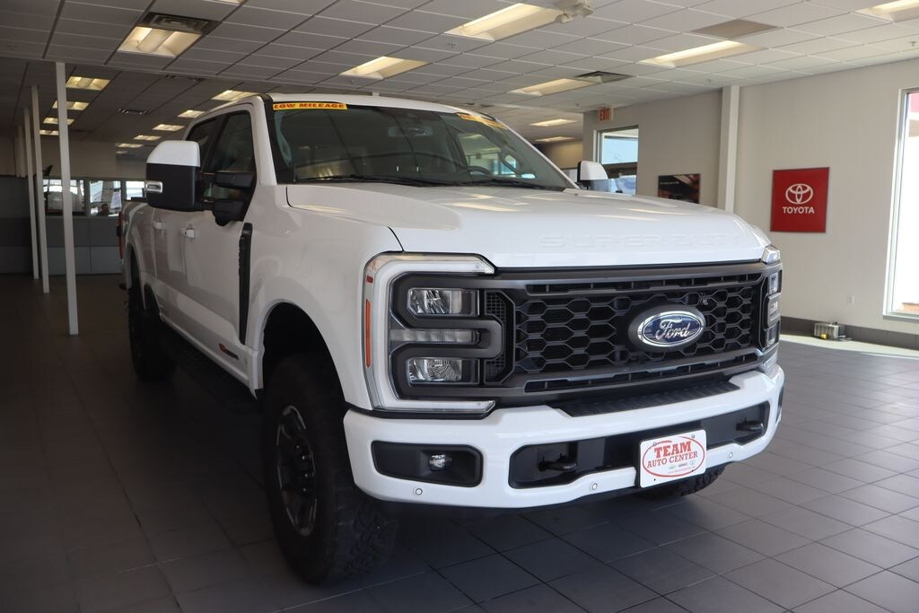 Used 2023 Ford F-250SD Lariat Truck