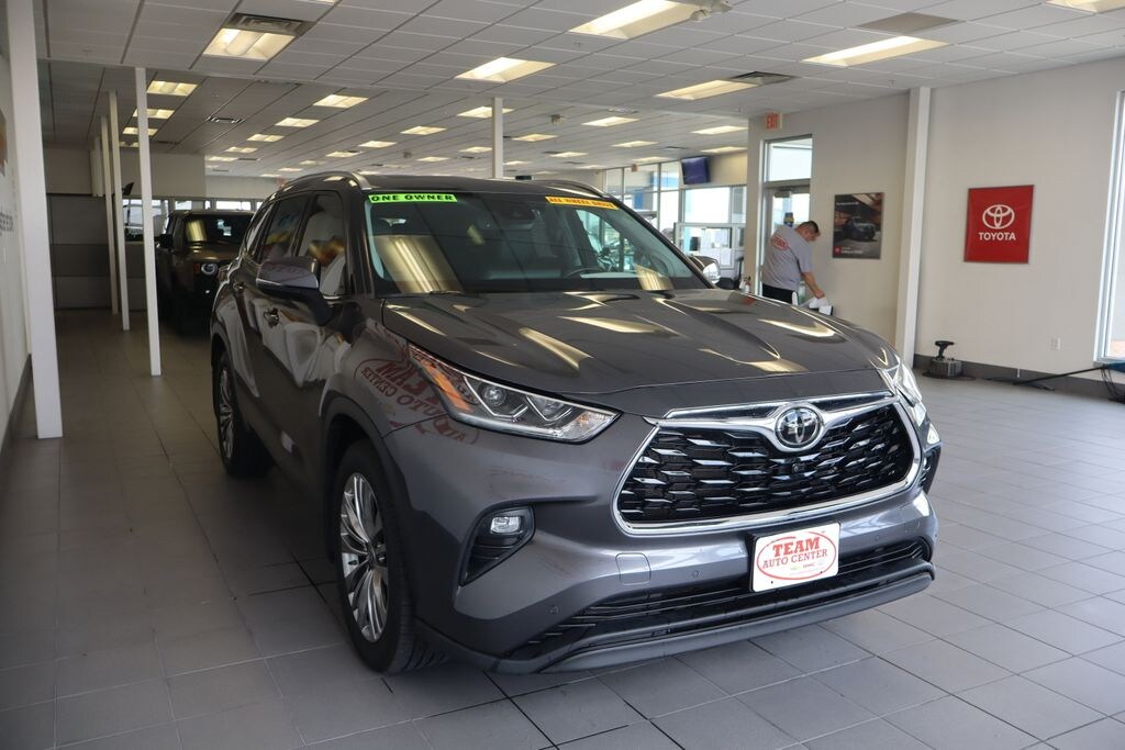 Used 2021 Toyota Highlander Limited SUV