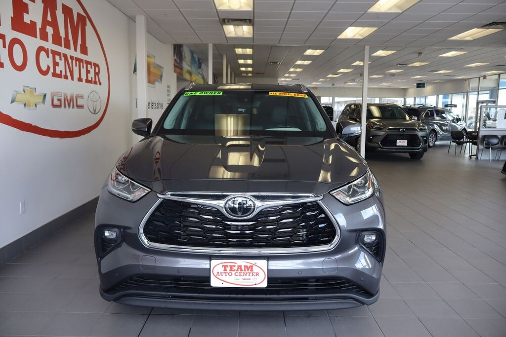 Used 2021 Toyota Highlander Limited SUV