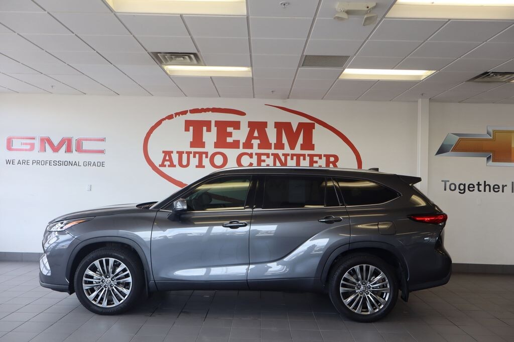 Used 2021 Toyota Highlander Limited SUV