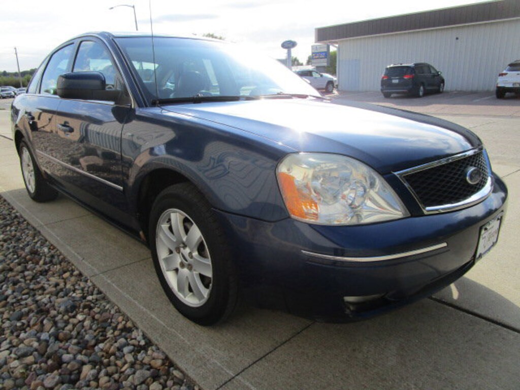 Used 2005 Ford Five Hundred SEL Sedan