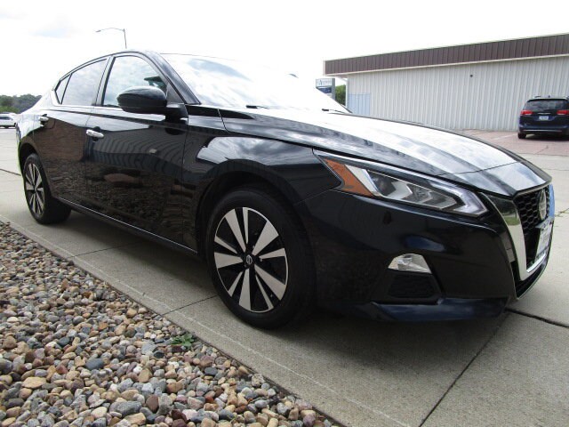 2022 Nissan Altima 2.5 SV photo 3