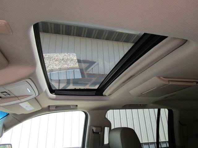 2015 Chevrolet Suburban LTZ - Photo 16