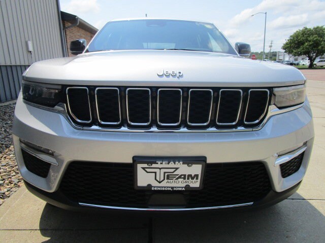 2024 Jeep Grand Cherokee Limited photo 2