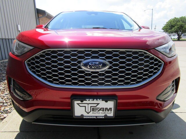 2023 Ford Edge SEL photo 2