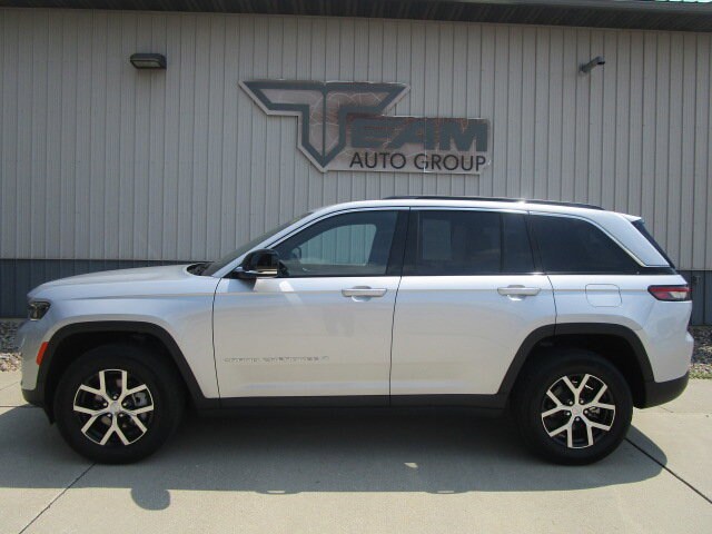 2024 Jeep Grand Cherokee Limited photo 4