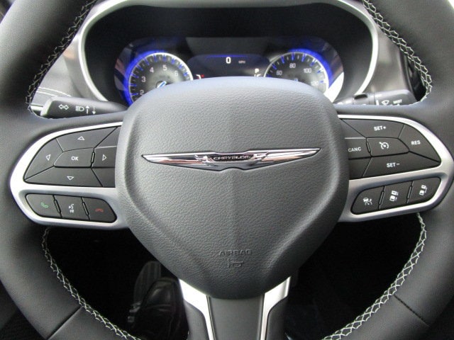 2026 Chrysler Pacifica Select - Photo 17