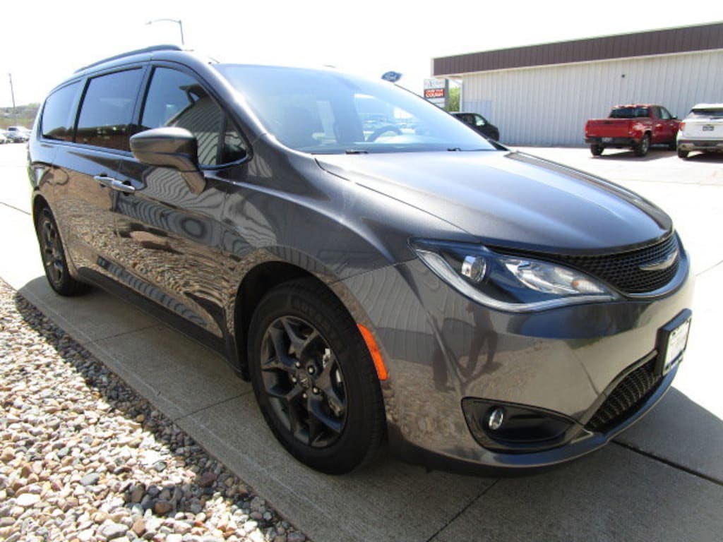 Used 2020 Chrysler Pacifica Touring L Plus Touring L Plus FWD