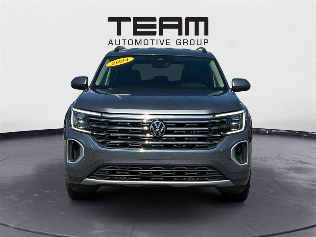 Used 2024 Volkswagen Atlas SE w/Tech with VIN 1V2WR2CA0RC526090 for sale in Salisbury, NC