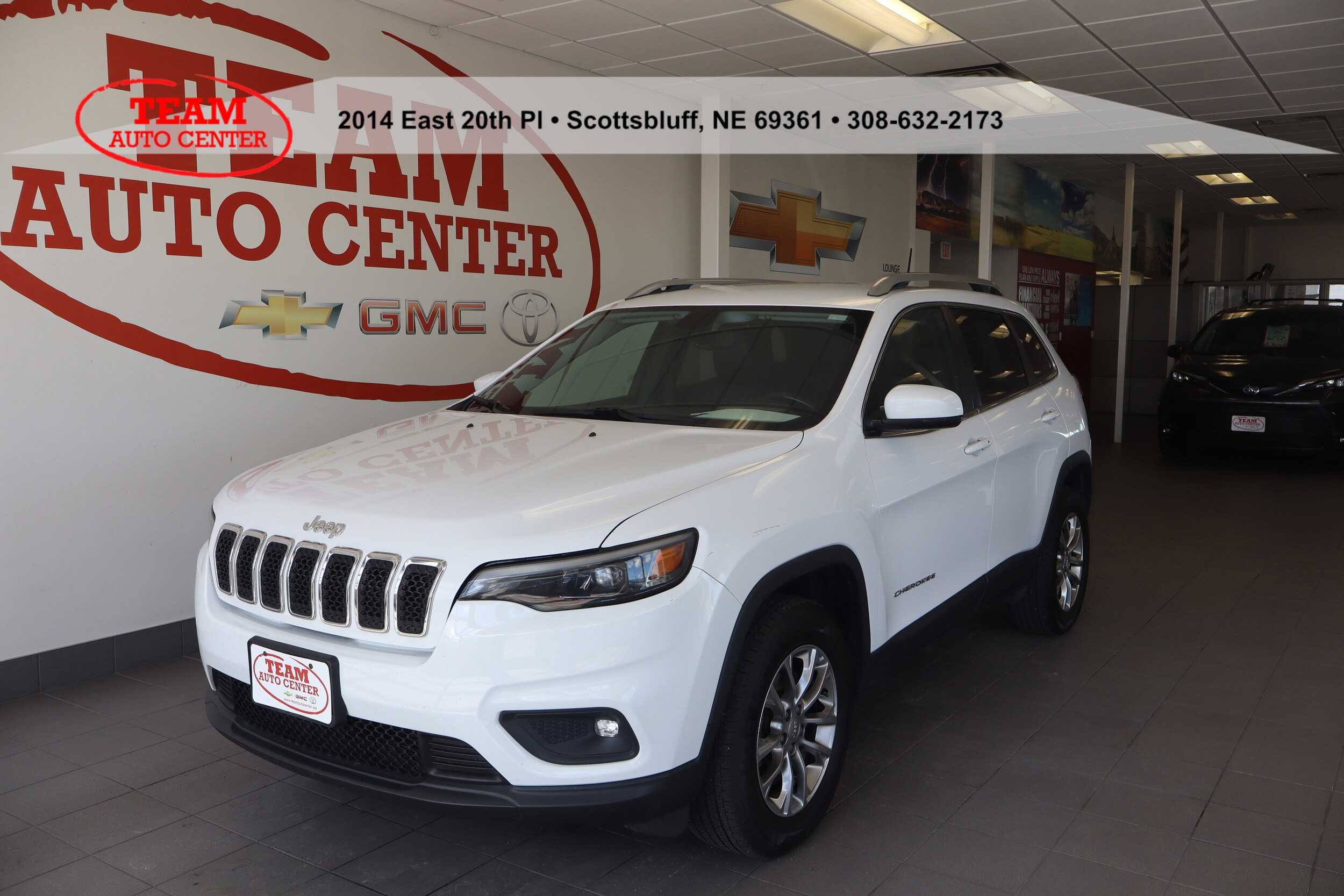 Used 2019 Jeep Cherokee Latitude Plus with VIN 1C4PJMLB4KD125899 for sale in Scottsbluff, NE