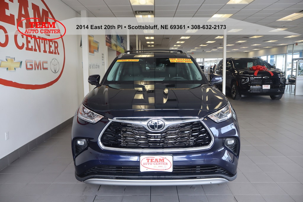 Used 2023 Toyota Highlander L Sport Utility