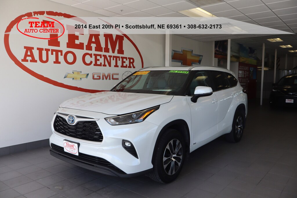 Used 2023 Toyota Highlander Hybrid XLE Sport Utility