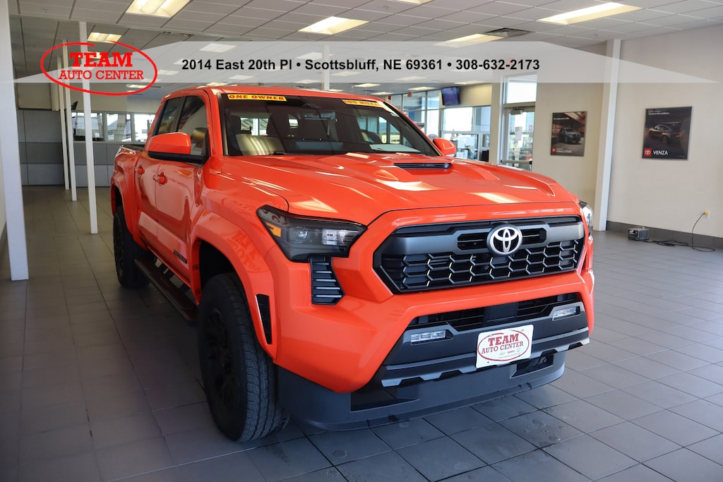 Used 2024 Toyota Tacoma 4WD SR5 Crew Cab Pickup