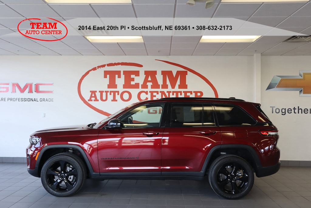 Used 2023 Jeep Grand Cherokee Altitude Sport Utility
