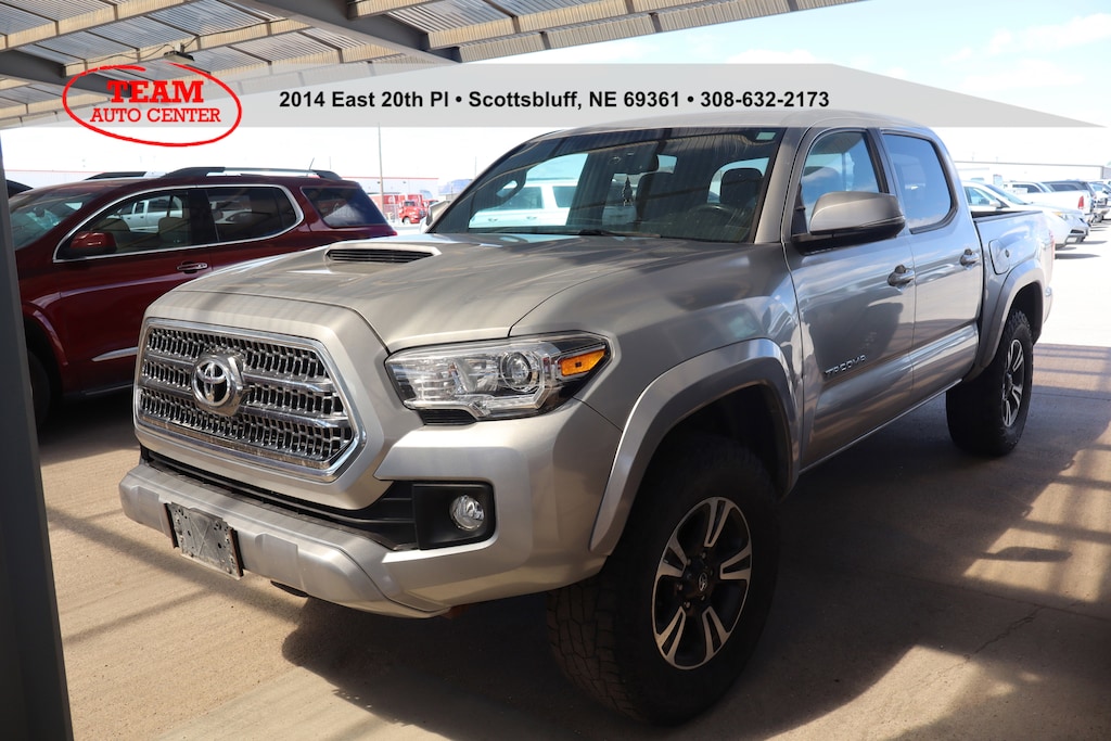 Used 2017 Toyota Tacoma SR5 Crew Cab Pickup