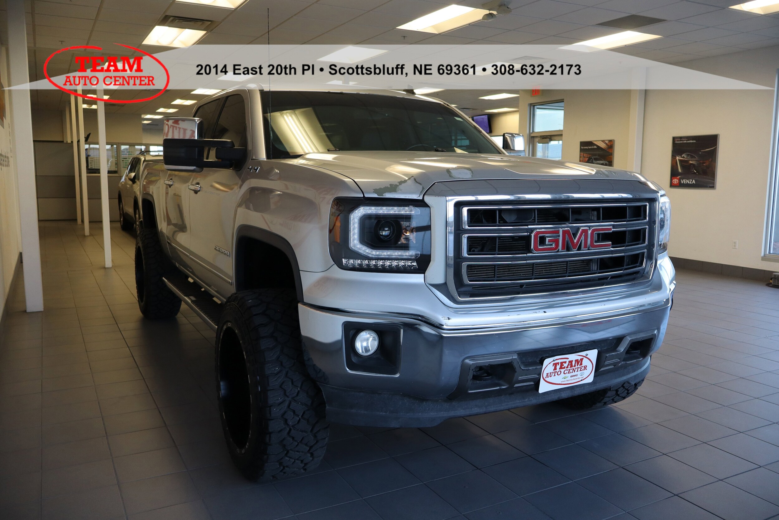 2014 Gmc Sierra 1500 SLT photo 3