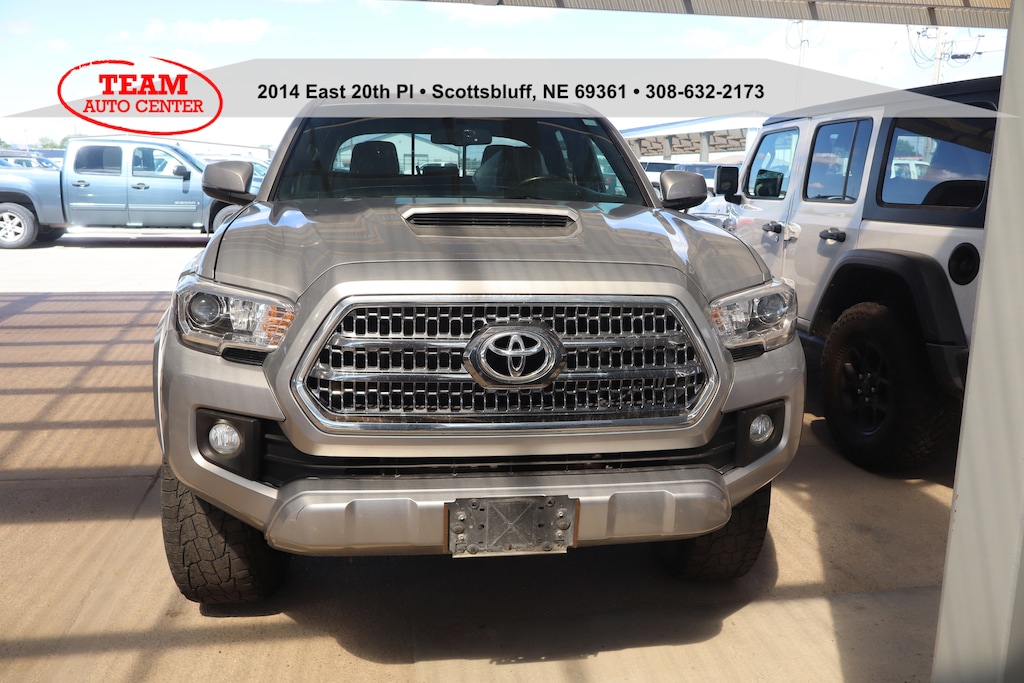 Used 2017 Toyota Tacoma SR5 Crew Cab Pickup