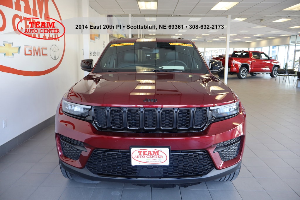 Used 2023 Jeep Grand Cherokee Altitude Sport Utility