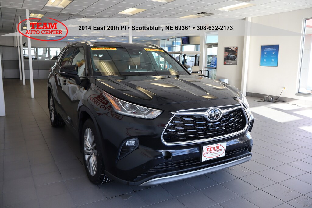 Used 2023 Toyota Highlander Platinum Sport Utility