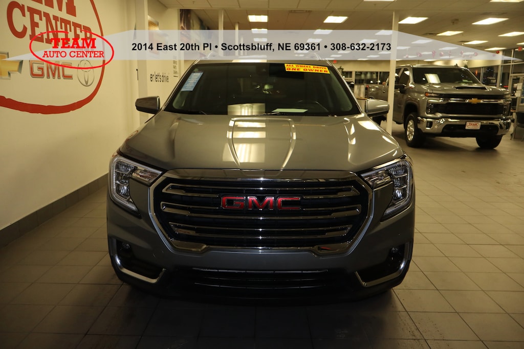 Used 2024 GMC Terrain SLT Sport Utility