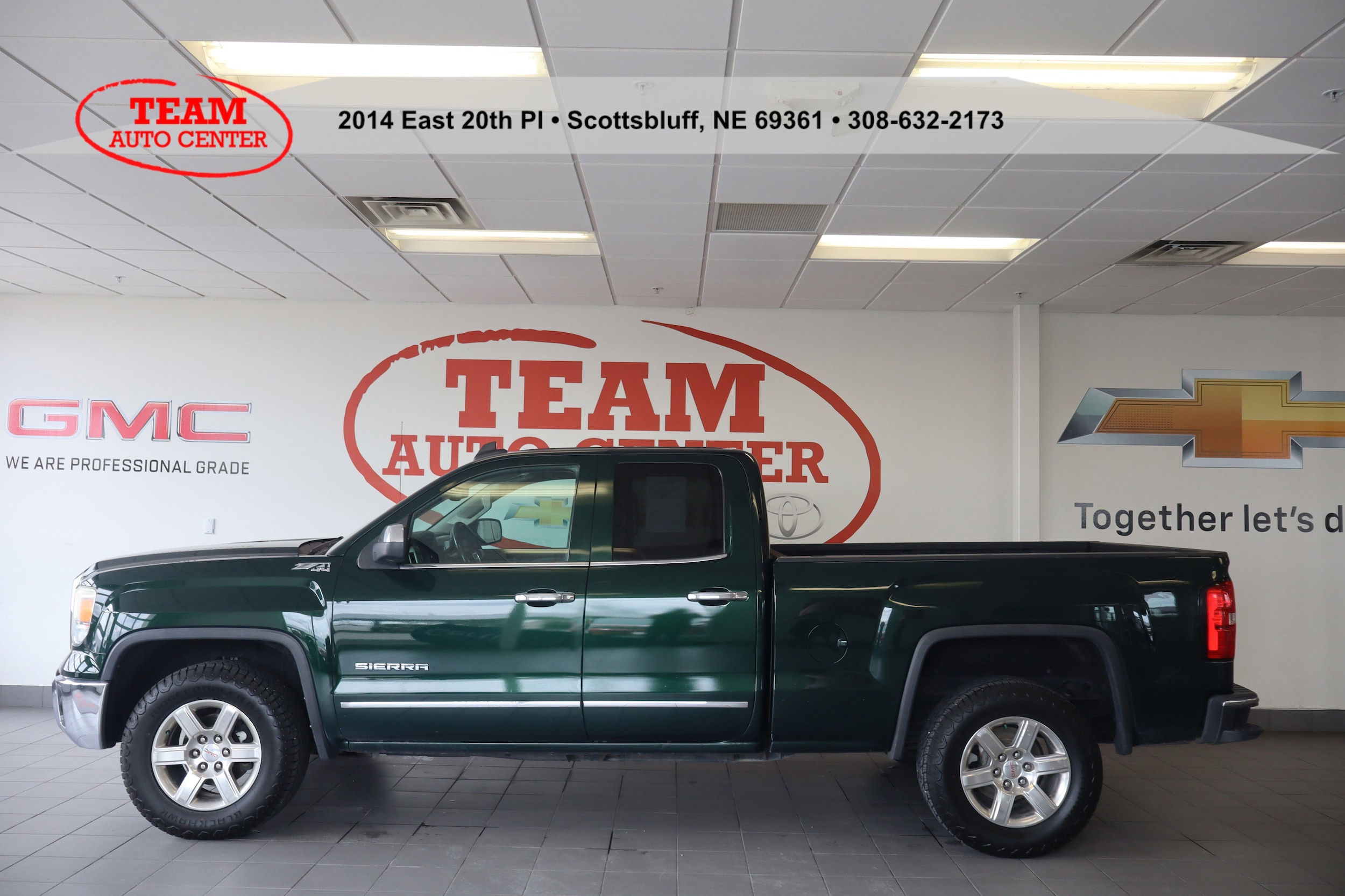 2015 GMC Sierra 4WD Double Cab SLT SWB's photo