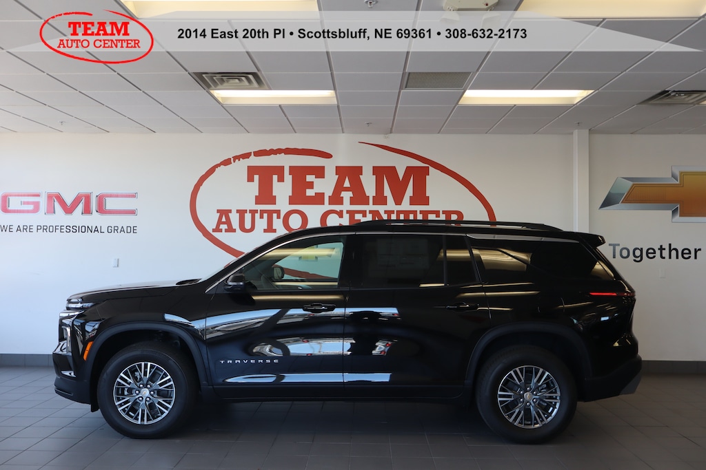 New 2026 Chevrolet Traverse FWD LT SUV