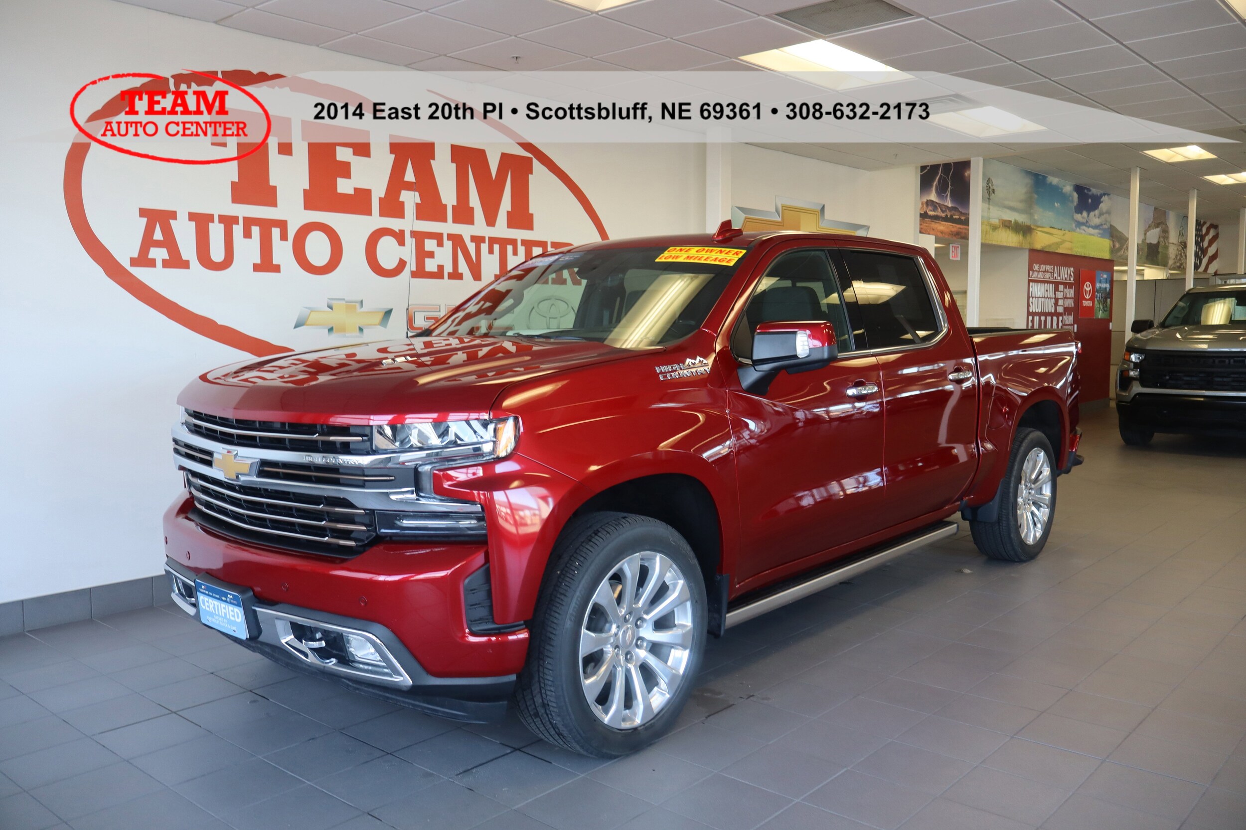 2022 Chevrolet Silverado 1500 High Country photo 2