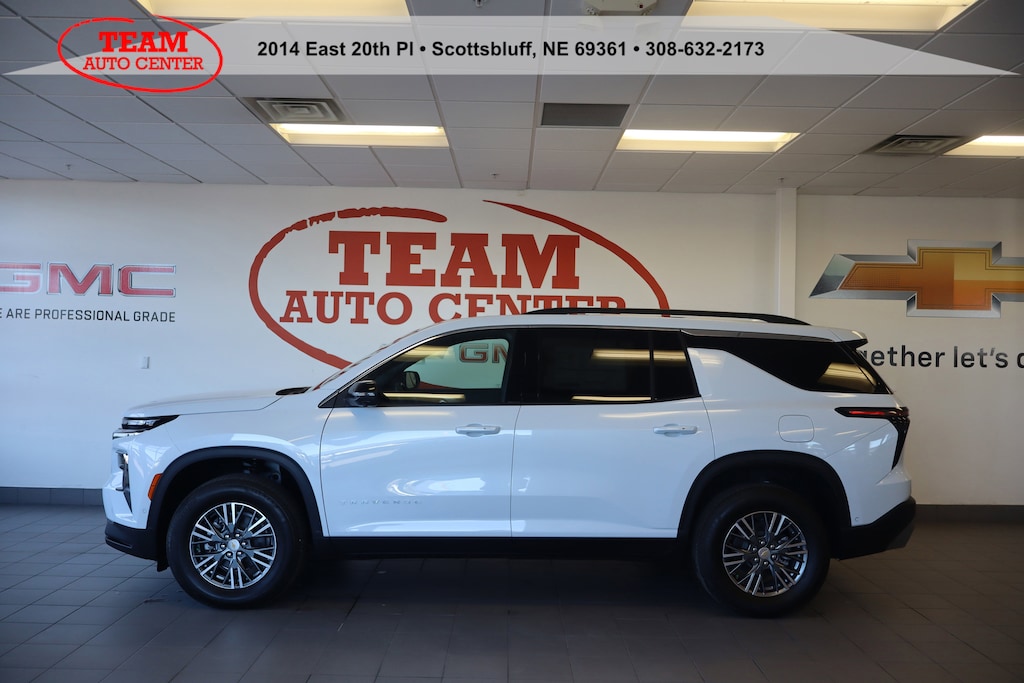 New 2026 Chevrolet Traverse FWD LT SUV