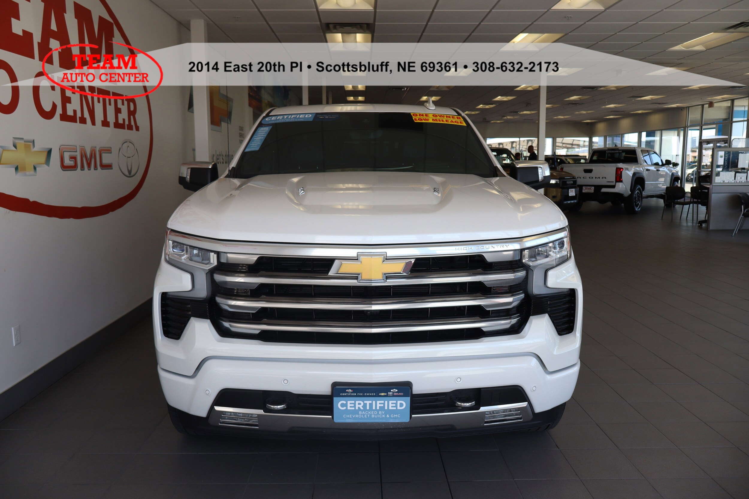 2024 Chevrolet Silverado 1500 High Country photo 2