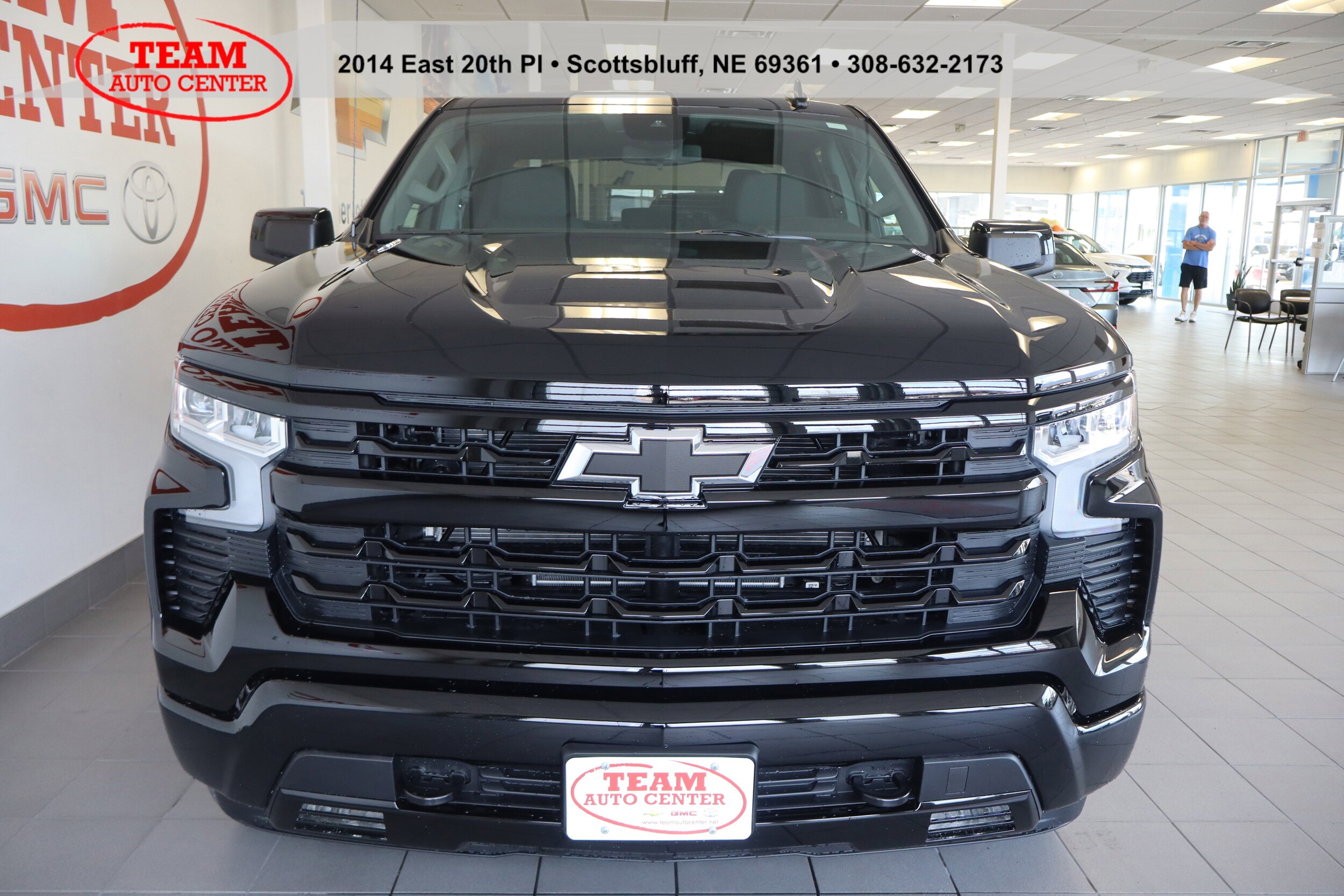 2026 Chevrolet Silverado 1500 RST photo 2