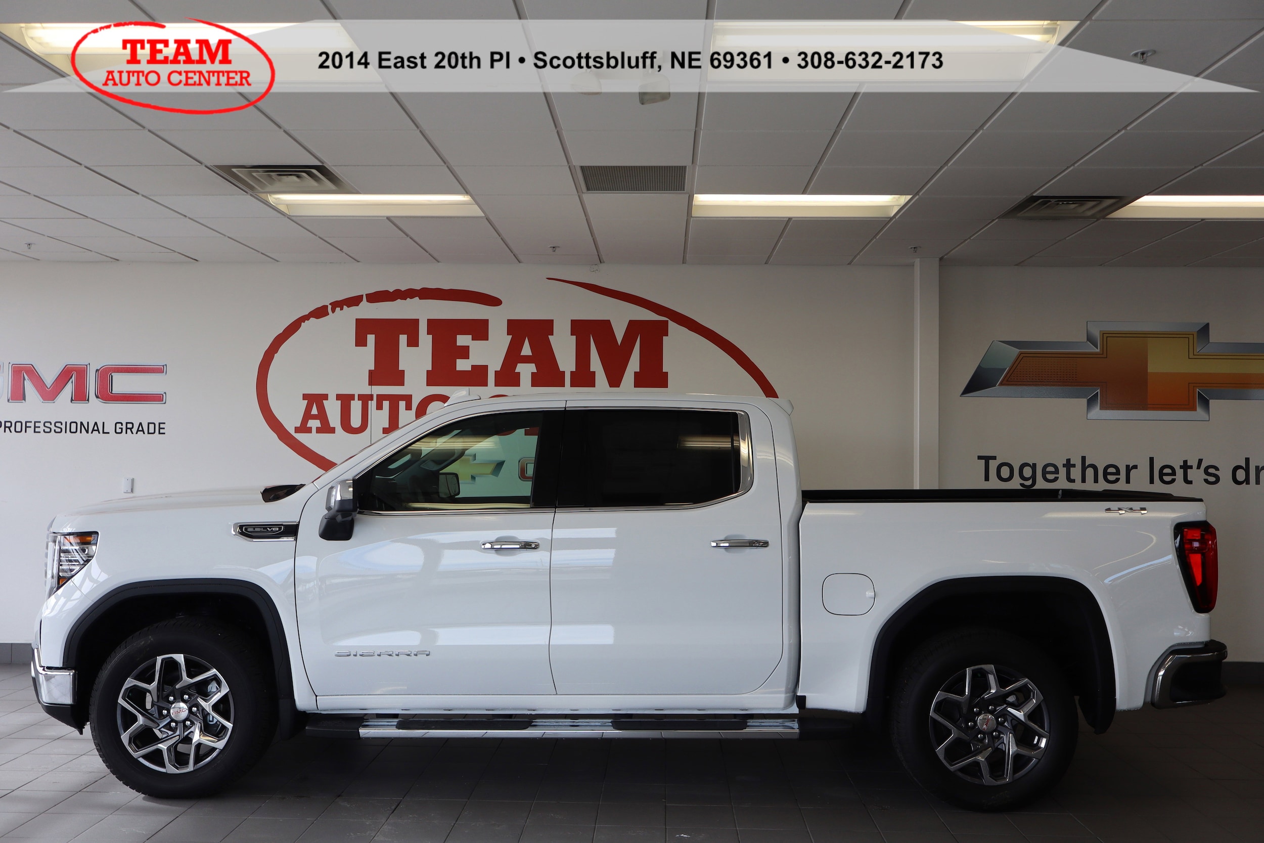 2026 GMC Sierra 4WD Crew Cab Short Box SLT's photo