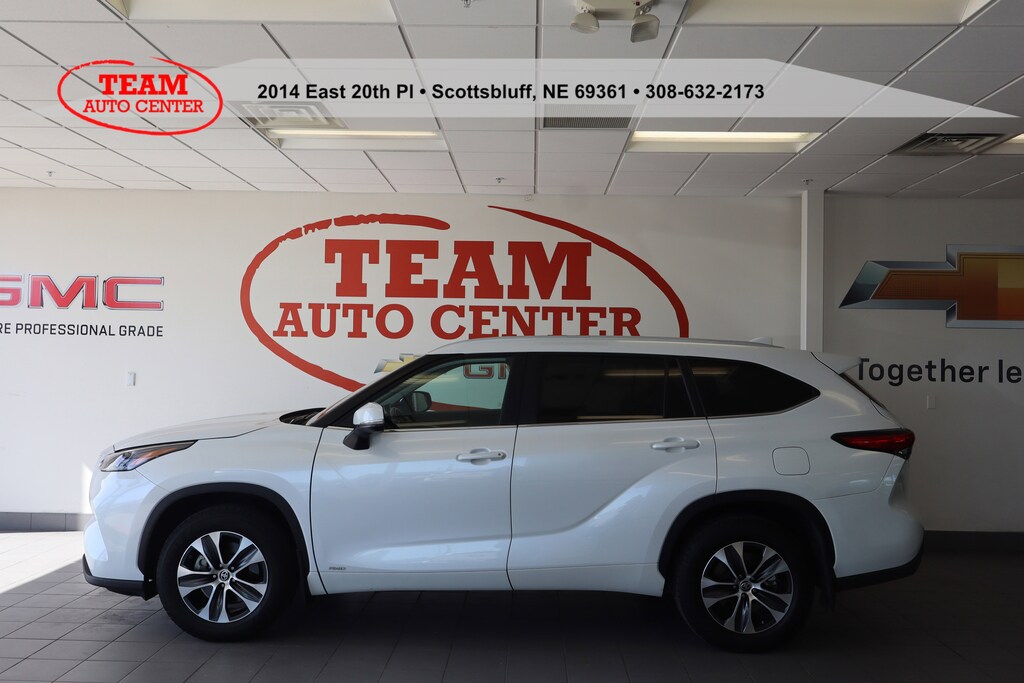 Used 2023 Toyota Highlander Hybrid XLE Sport Utility