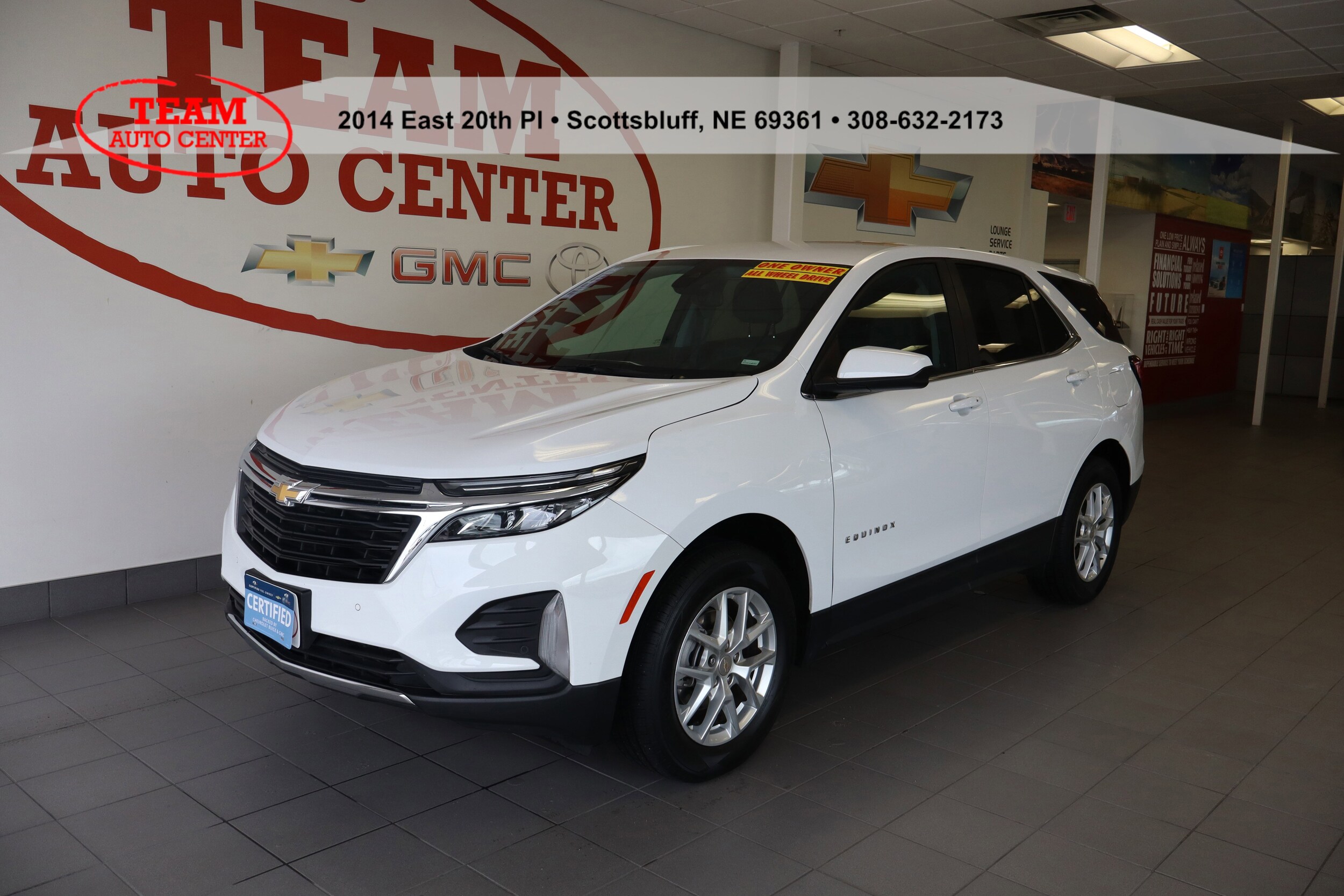 2024 Chevrolet Equinox LT photo 2