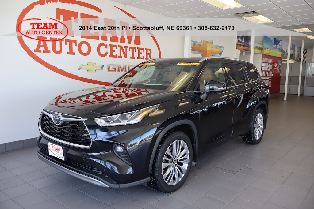 Used 2023 Toyota Highlander Platinum Sport Utility