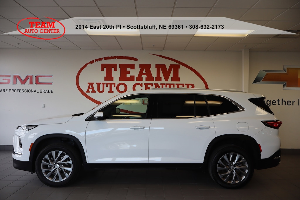 Used 2025 Buick Enclave Preferred Sport Utility