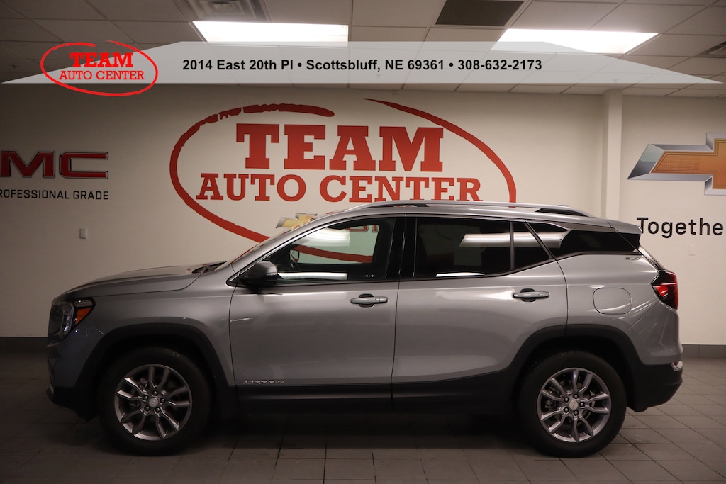 Used 2024 GMC Terrain SLT Sport Utility