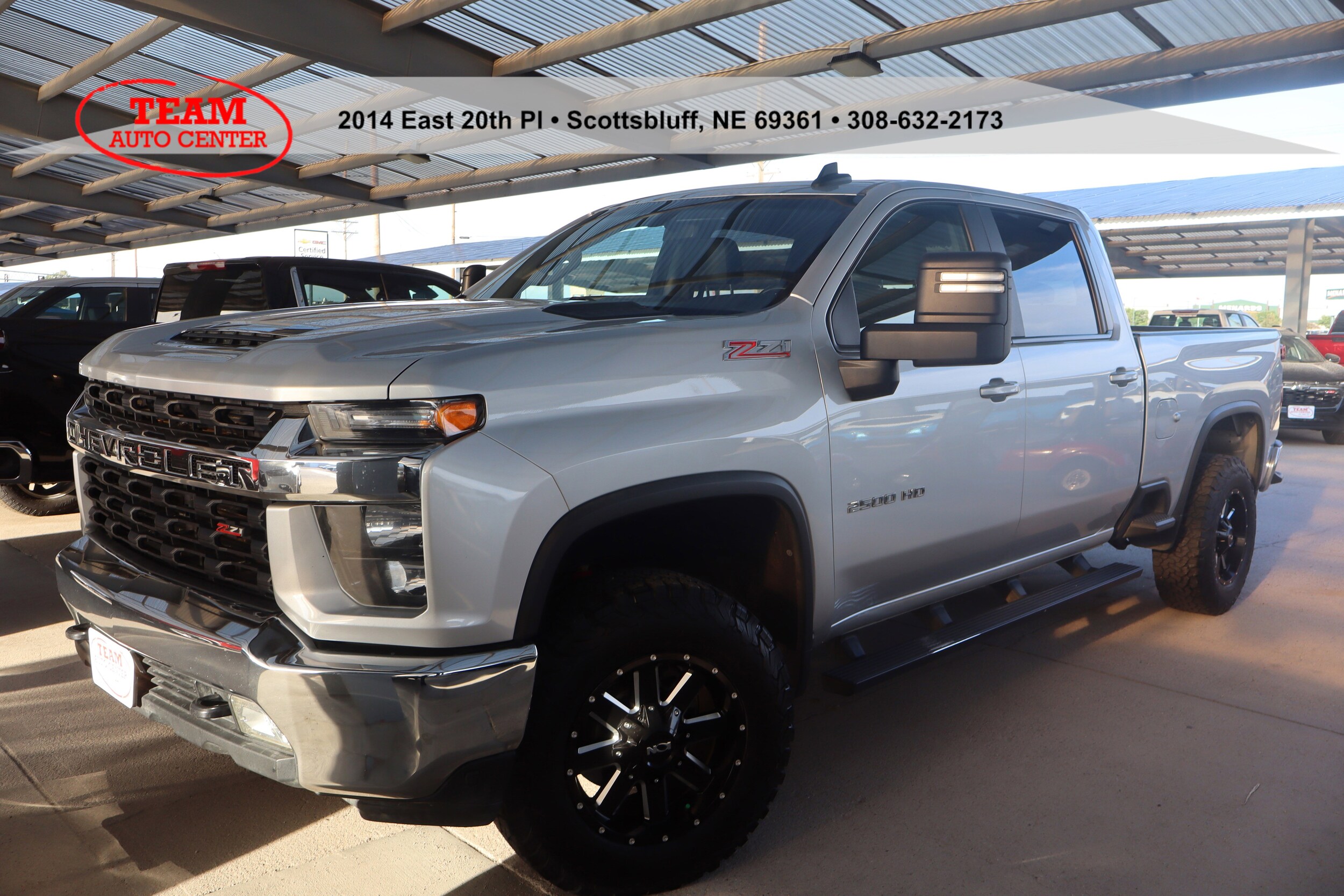 2021 Chevrolet Silverado 2500HD LT photo 2