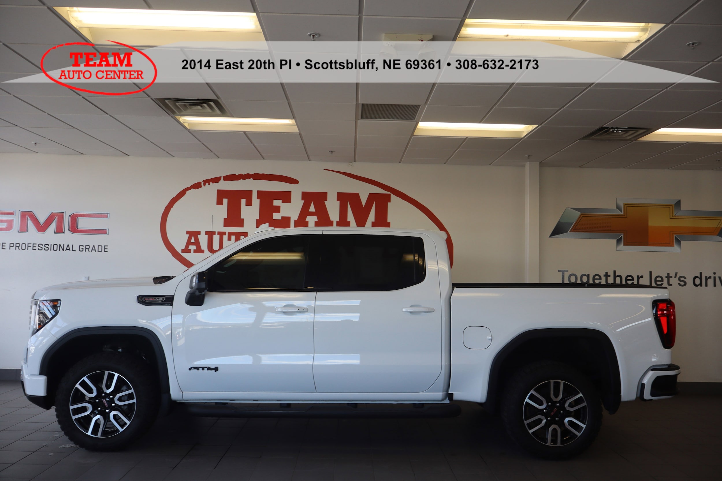 2024 GMC Sierra AT4 4WD Crew Cab Short Box's photo