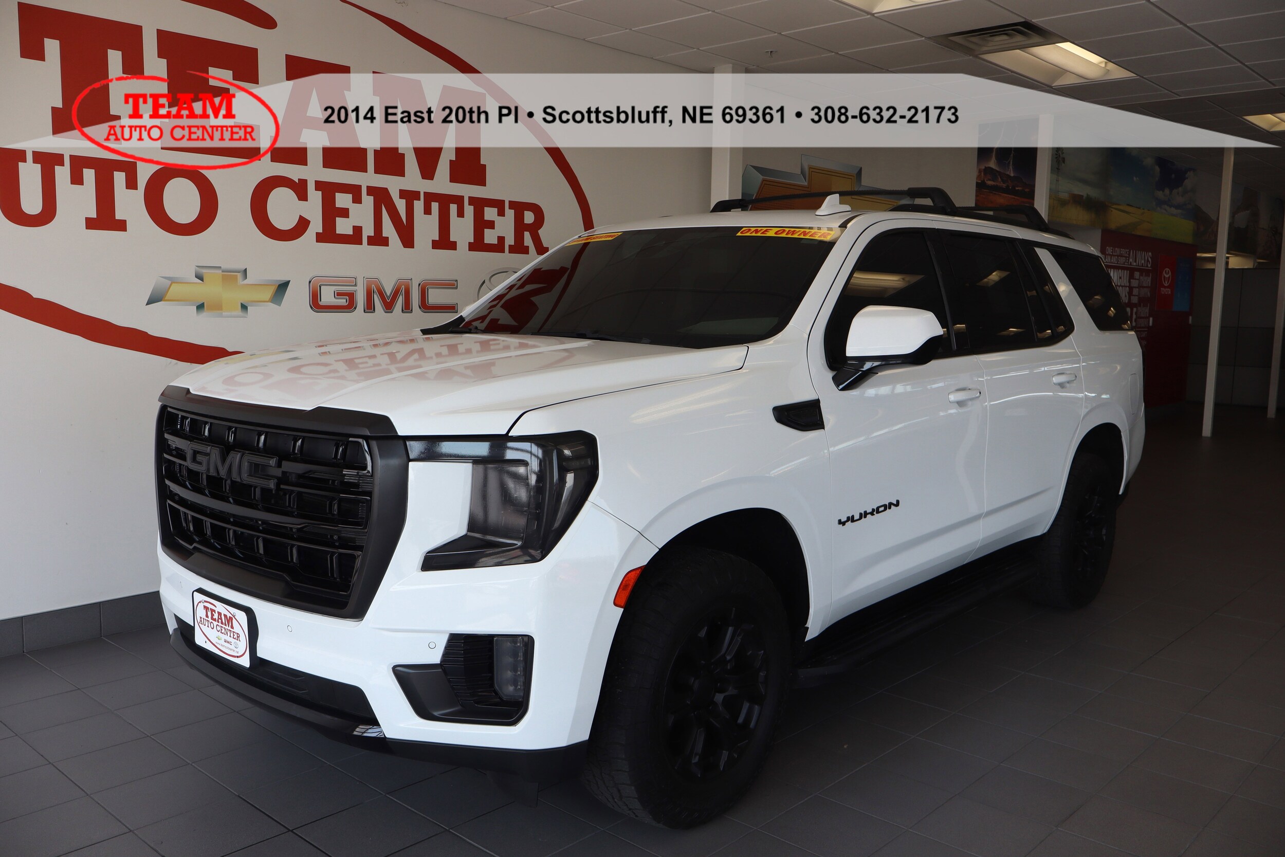 2022 Gmc Yukon SLE photo 2