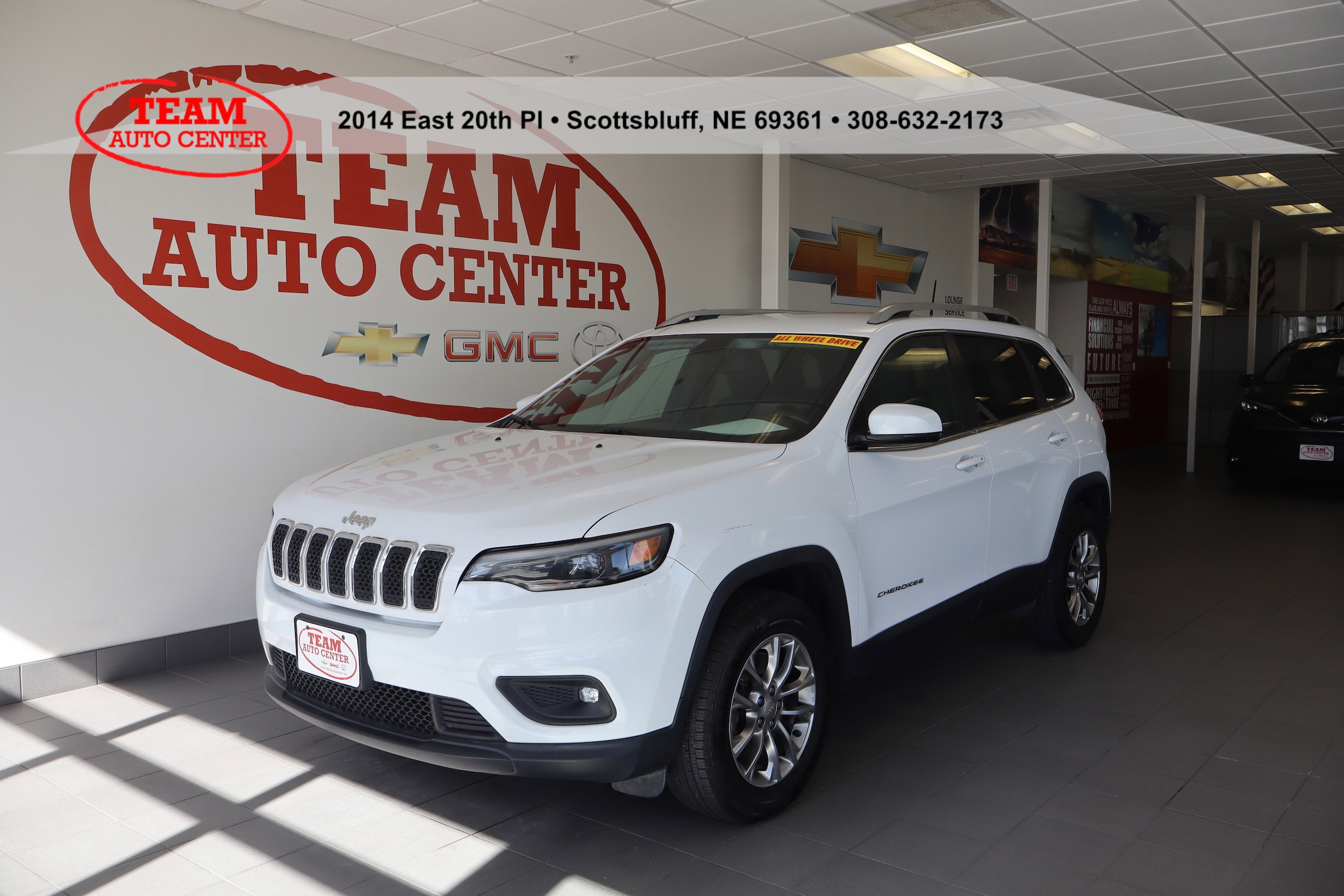 Used 2019 Jeep Cherokee Latitude Plus with VIN 1C4PJMLB4KD125899 for sale in Scottsbluff, NE