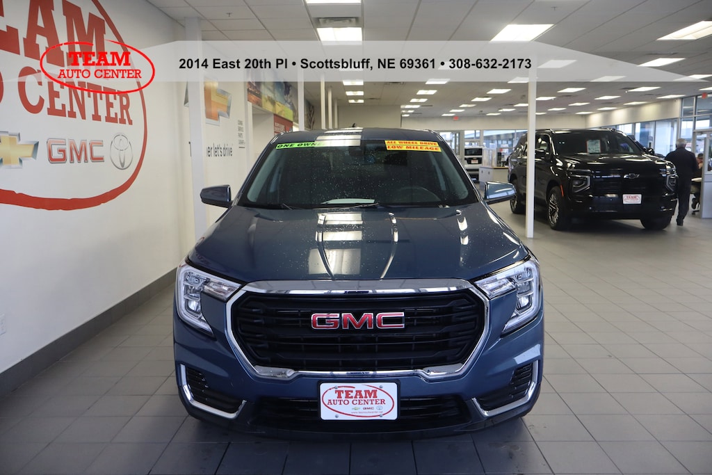 Used 2024 GMC Terrain SLE Sport Utility