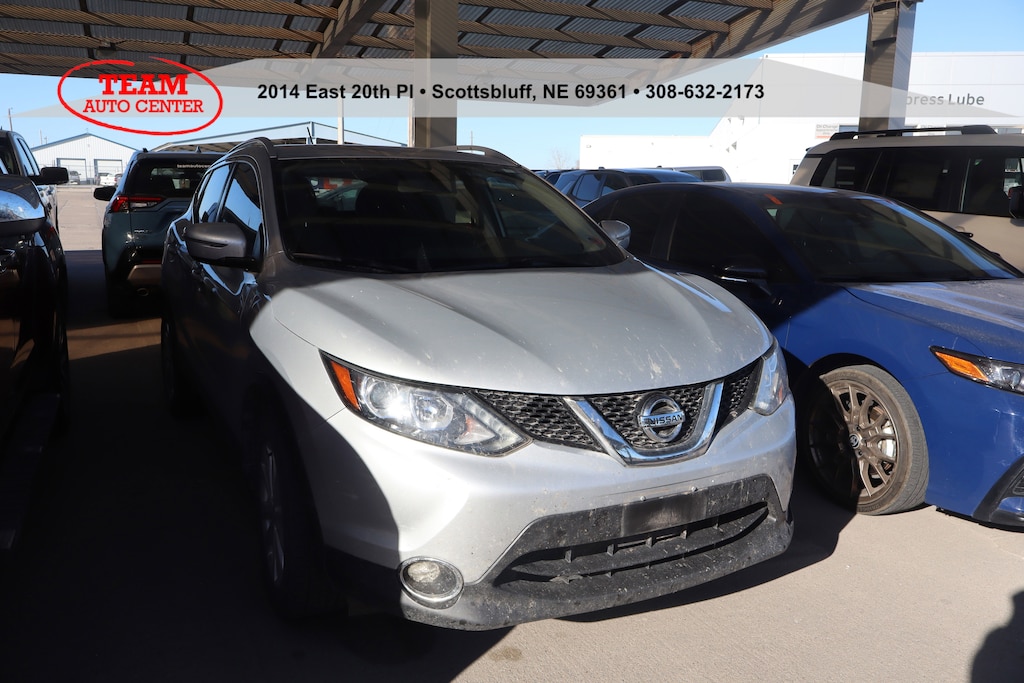 Used 2017 Nissan Rogue Sport SV Sport Utility