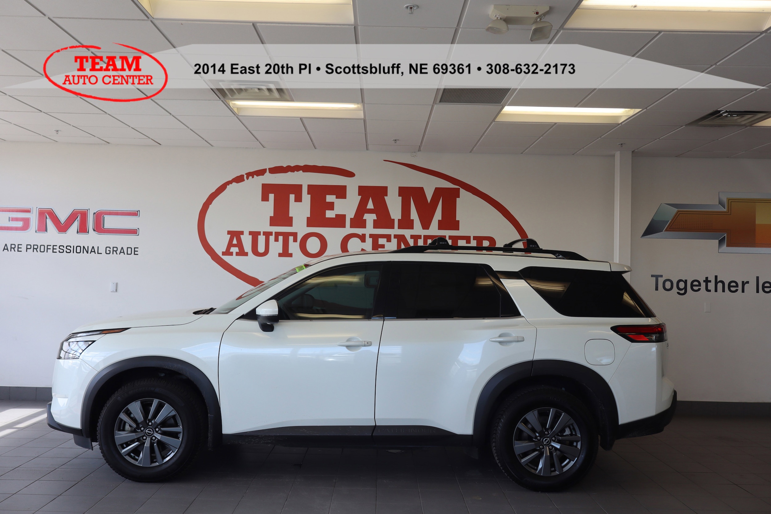 2023 Nissan Pathfinder SV 4WD's photo