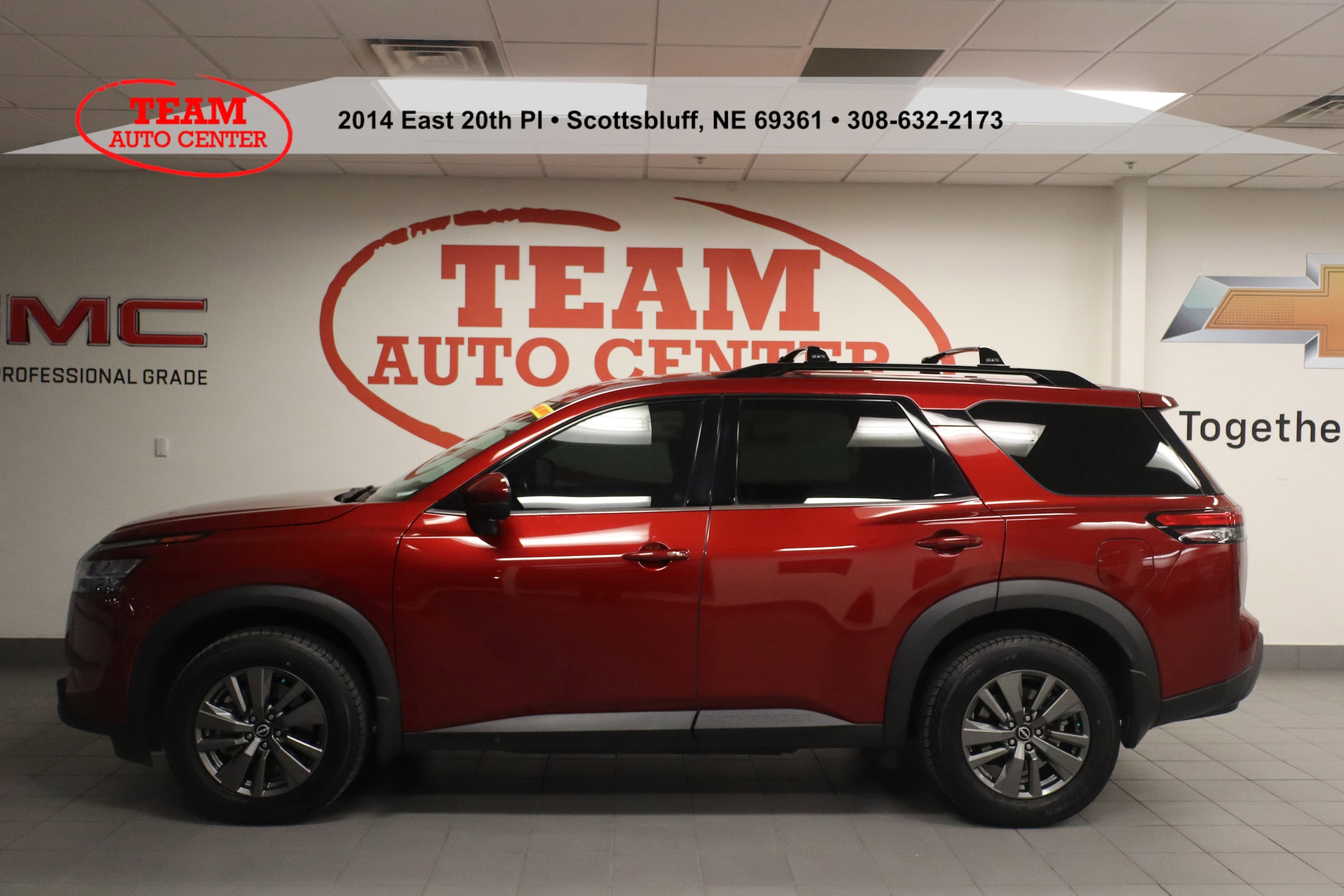 2022 Nissan Pathfinder SV's photo