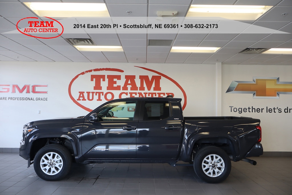 Used 2024 Toyota Tacoma 4WD SR5 Crew Cab Pickup